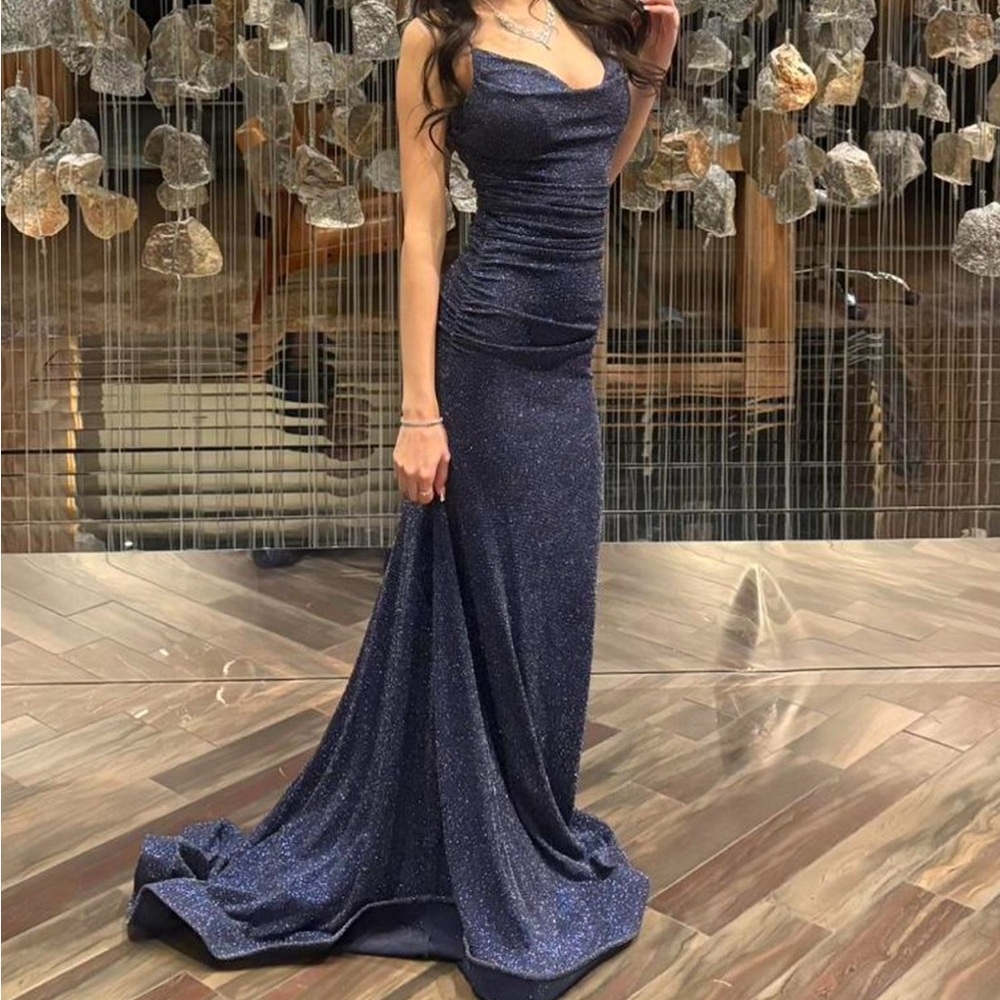 Elegant Navy Blue Evening Gown